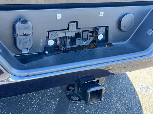 Used 2023 Chevrolet Silverado 1500 RST AWD/4WD image 9