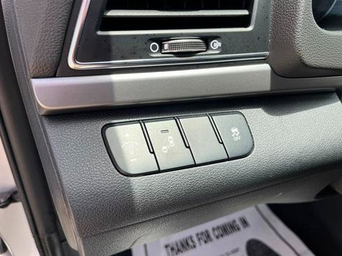 Used 2017 Hyundai Elantra Value Edition w/ Cargo Package FWD image 23
