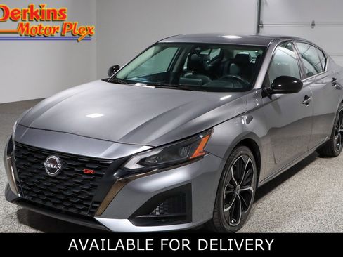 Used 2024 Nissan Altima 2.5 SR FWD image 1
