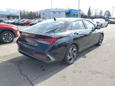 New 2026 Hyundai Elantra Limited FWD image 4