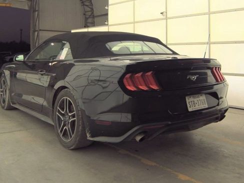 Used 2018 Ford Mustang Premium image 4