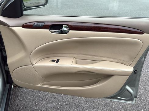 Used 2006 Buick Lucerne CXL w/ Luxury Package FWD image 20