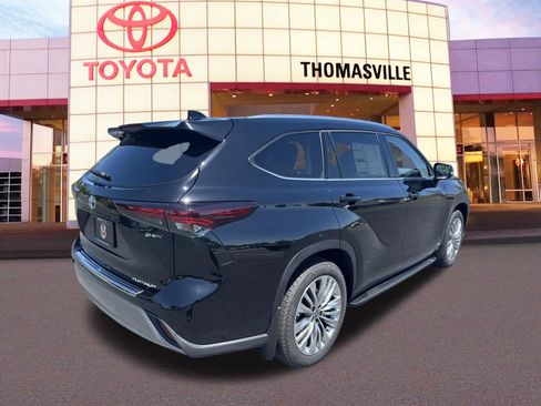New 2026 Toyota Highlander Platinum AWD/4WD image 5