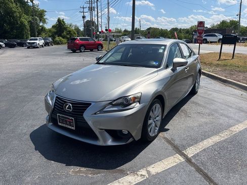 Used 2016 Lexus IS 200t RWD image 7