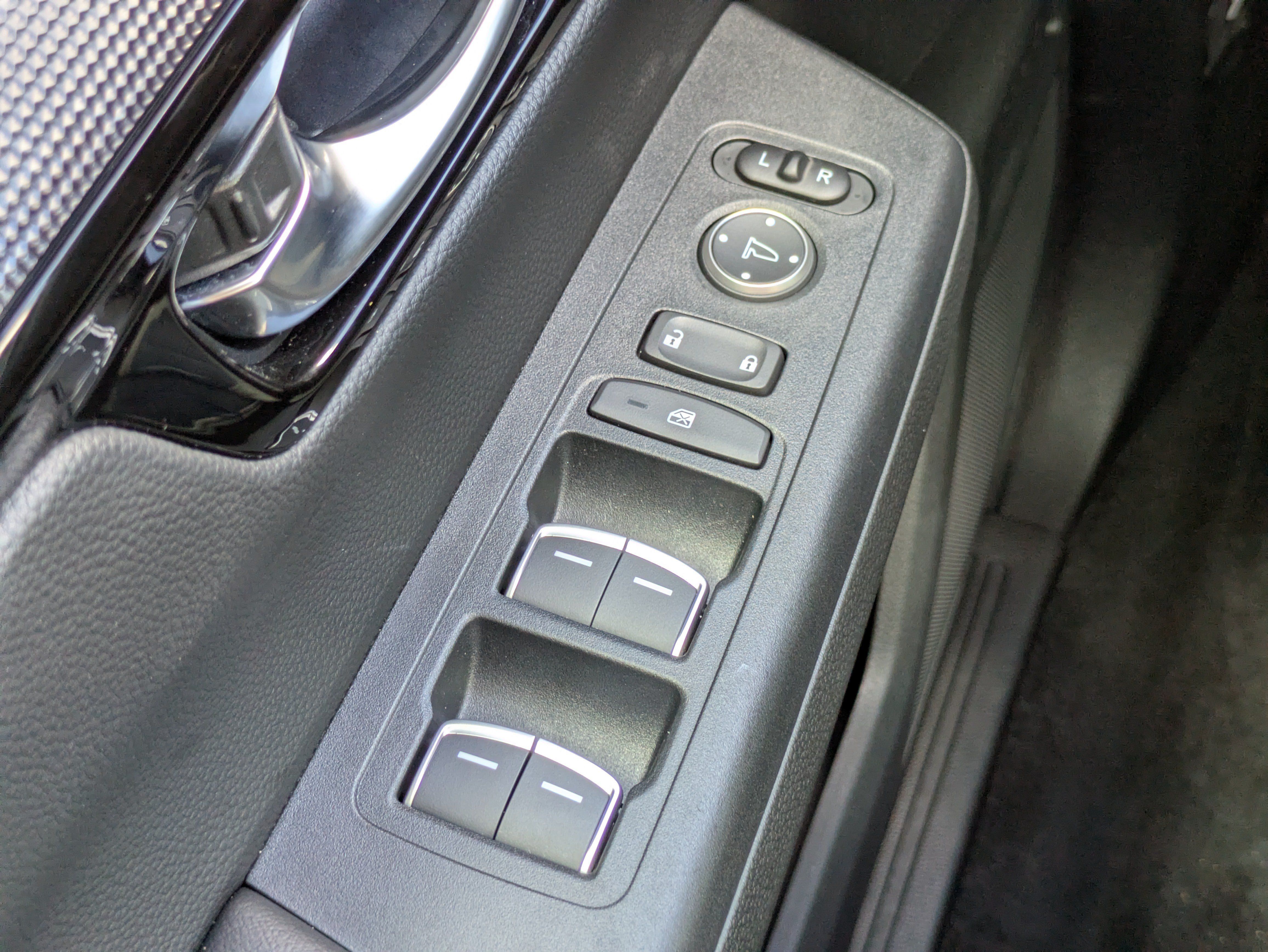Used 2025 Honda CR-V EX-L image 23