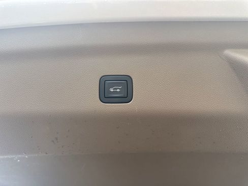 Used 2021 GMC Yukon Denali w/ Denali Premium Package AWD/4WD image 19