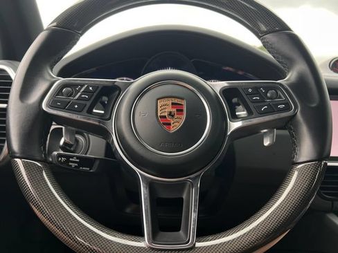 Used 2019 Porsche Cayenne w/ Premium Plus Package AWD/4WD image 22