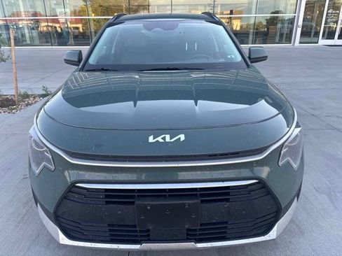 Used 2024 Kia Niro EX w/ EX Cold Weather Package FWD image 7