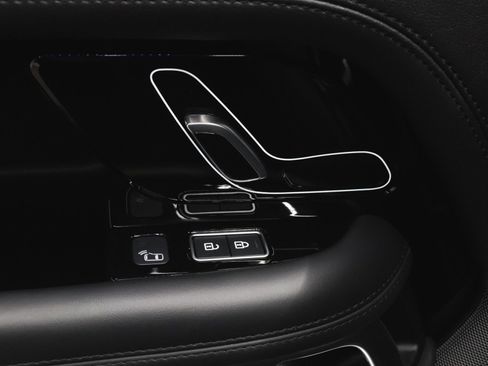 Used 2022 Land Rover Range Rover P525 Westminster Edition image 17