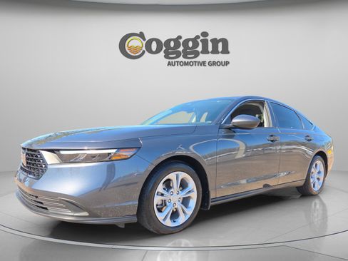 Used 2025 Honda Accord LX image 1