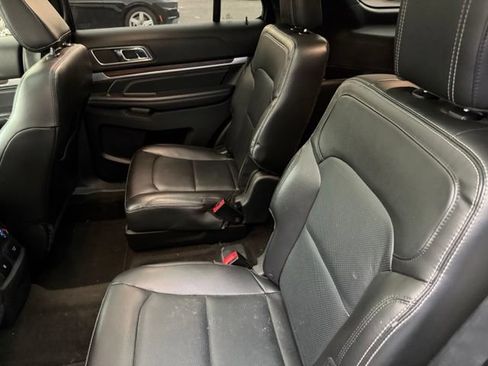 Used 2018 Ford Explorer Limited w/ Equipment Group 301A FWD image 12