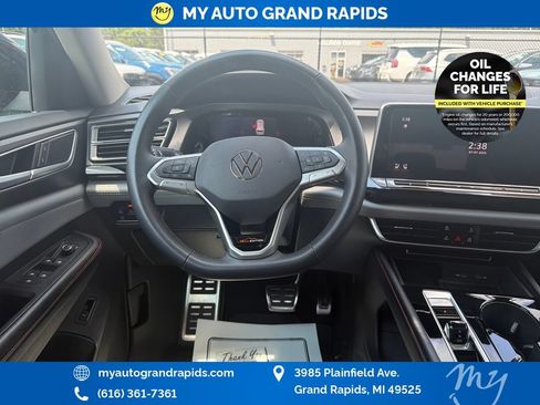 Used 2024 Volkswagen Atlas Peak Edition SEL AWD/4WD image 13