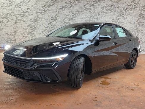 New 2026 Hyundai Elantra SEL Sport Premium FWD image 3