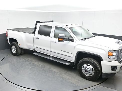 Used 2018 GMC Sierra 3500 Denali w/ Duramax Plus Package AWD/4WD image 30