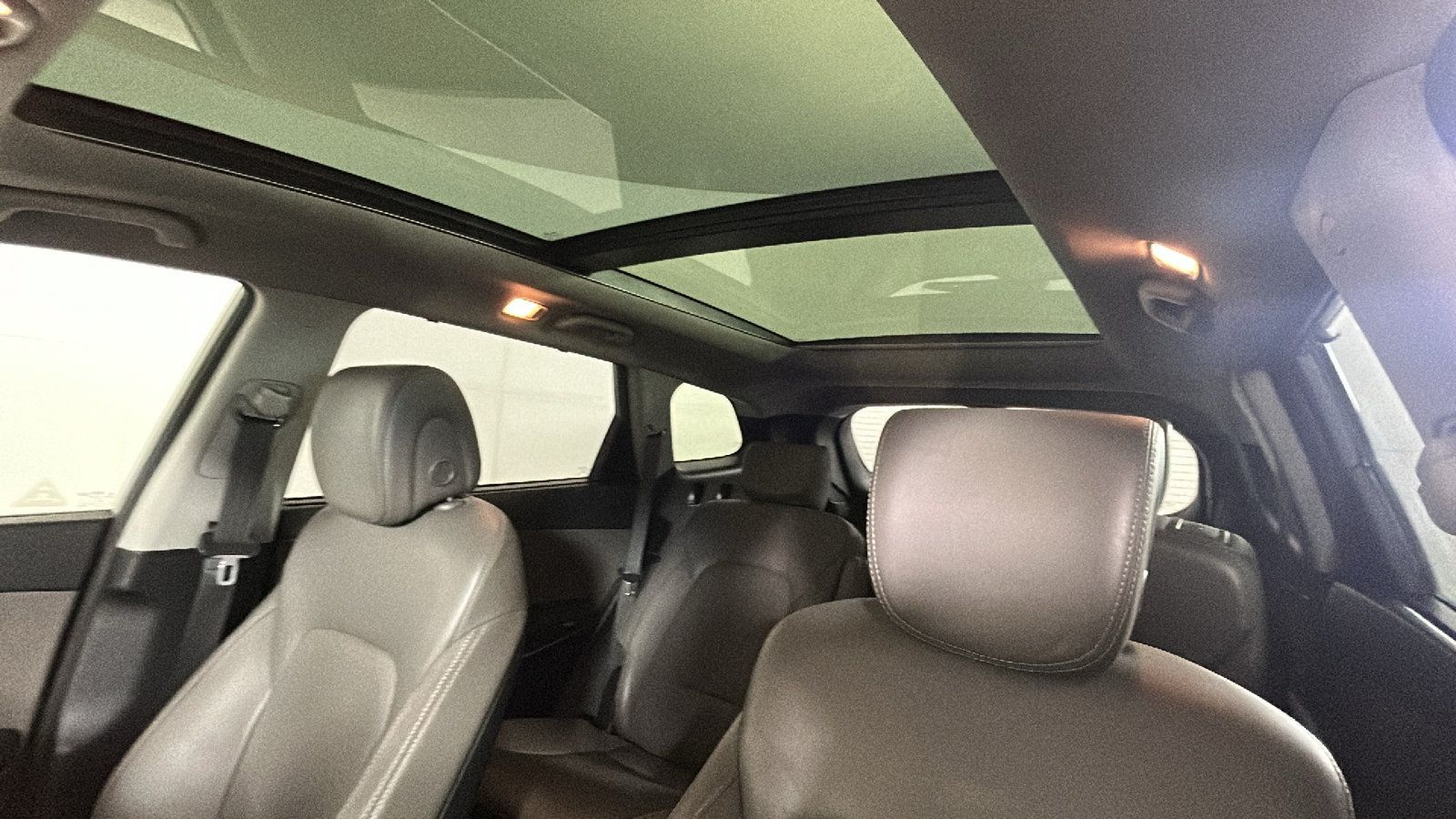 Used 2014 Hyundai Santa Fe Limited FWD image 15