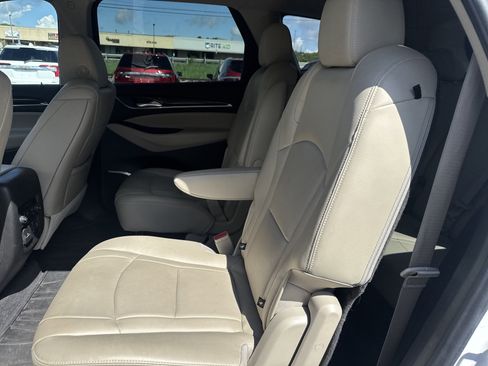 Used 2020 Buick Enclave Premium w/ Sun and Sites Package image 13