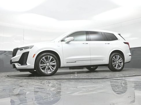 Certified 2024 Cadillac XT6 Premium Luxury w/ LPO, Floor Liner Package AWD/4WD image 30