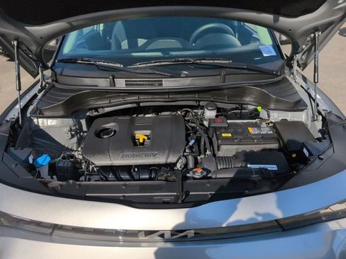 Certified 2025 Kia Soul S FWD image 33