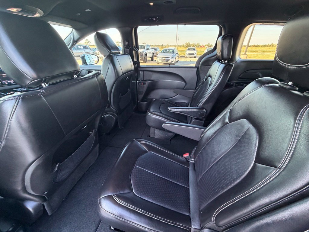 Used 2025 Chrysler Pacifica Select FWD image 23