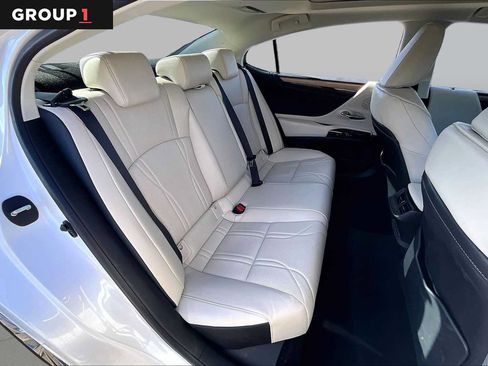 Used 2024 Lexus ES 350 w/ Technology Package FWD image 17