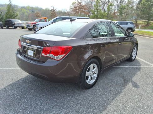 Used 2015 Chevrolet Cruze LT w/ Technology Package FWD image 5