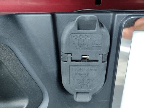 Used 2012 RAM 1500 Express RWD image 16