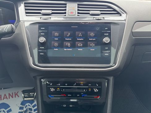 Used 2024 Volkswagen Tiguan SE R-Line image 18