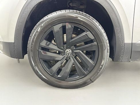 Used 2022 Volkswagen Atlas SE w/ Black Wheel Package image 31