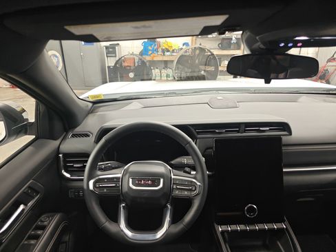 Used 2026 GMC Terrain Elevation w/ Elevation Premium Package image 4