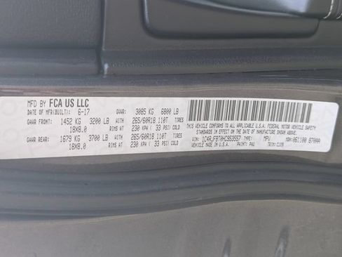 Used 2017 Jeep Grand Cherokee Limited AWD/4WD image 28