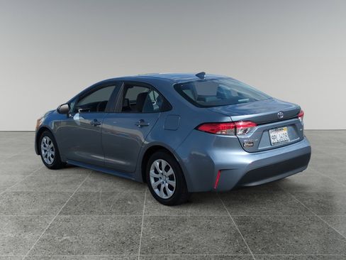 Used 2025 Toyota Corolla LE image 4