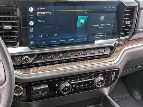 Used 2022 Chevrolet Silverado 1500 LT Trail Boss w/ Convenience Package II image 16