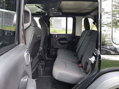 Used 2025 Jeep Wrangler Unlimited Rubicon image 20