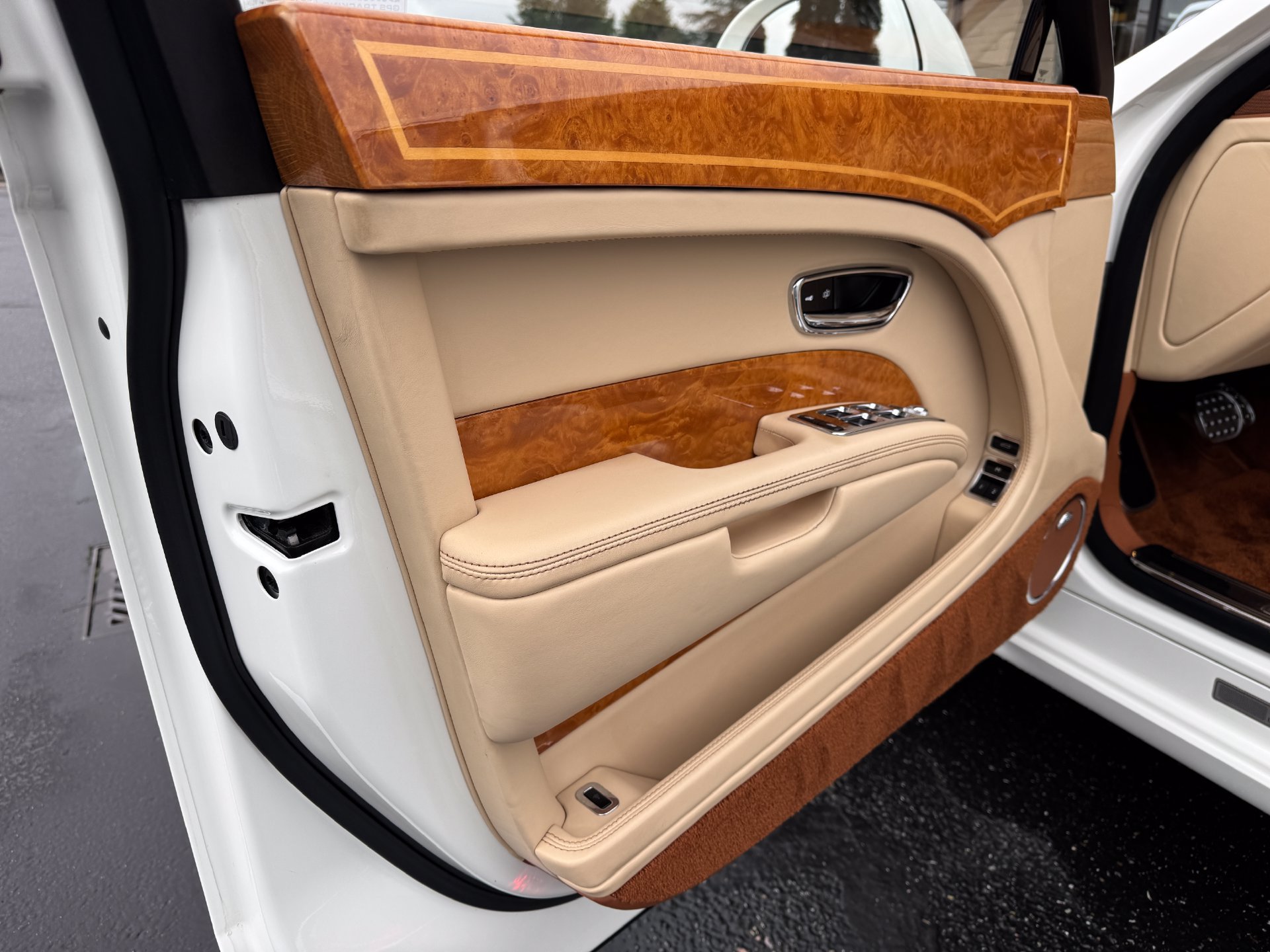 Used 2013 Bentley Mulsanne RWD image 62