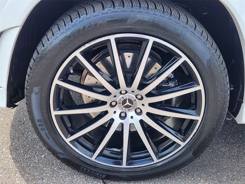 Used 2022 Mercedes-Benz GLS 450 4MATIC image 11