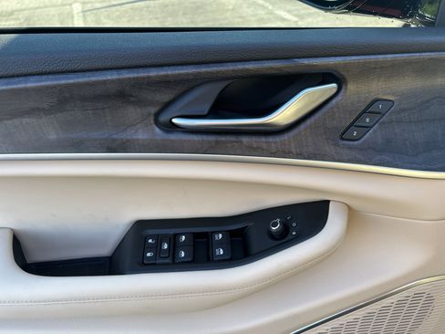 New 2025 Jeep Grand Cherokee Limited w/ Luxury Tech Group II image 10