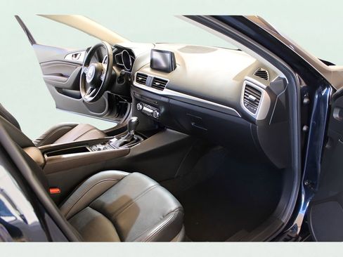 Used 2017 MAZDA MAZDA3 Touring image 16