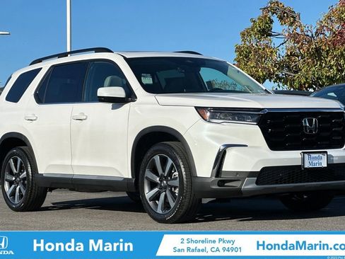 New 2025 Honda Pilot Touring image 1