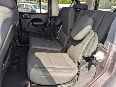 Used 2024 Jeep Wrangler Unlimited Rubicon 4xe image 26