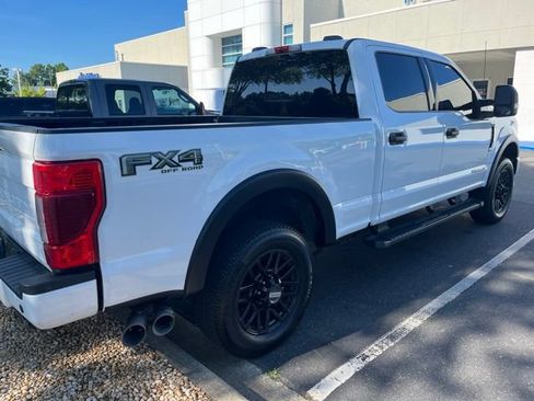 Used 2022 Ford F250 XLT w/ Black Appearance Package AWD/4WD image 3