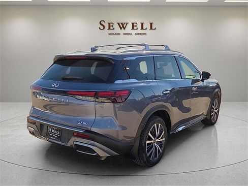 Used 2023 INFINITI QX60 Sensory w/ Vision Package image 4