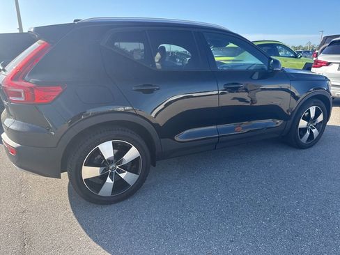 Used 2019 Volvo XC40 T5 Momentum image 3