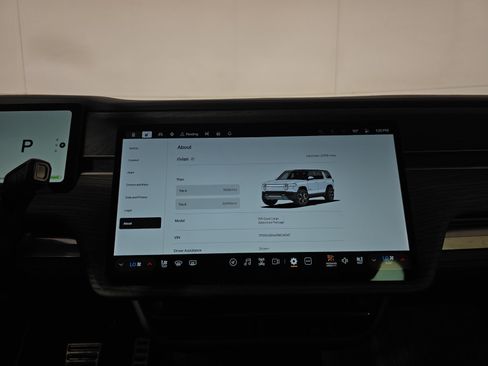 Used 2024 Rivian R1S Adventure AWD/4WD image 29