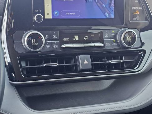 Used 2024 Toyota Highlander LE image 21