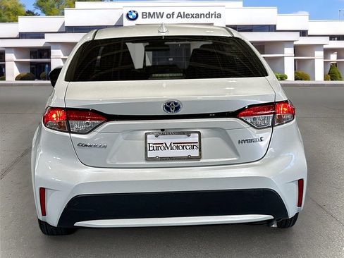 Used 2022 Toyota Corolla LE w/ Premium Interior Package FWD image 6