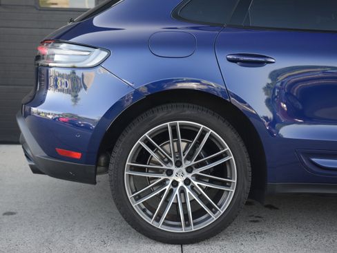 Certified 2026 Porsche Macan Turbo AWD/4WD image 40