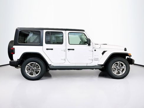 Used 2021 Jeep Wrangler Unlimited Sahara image 10