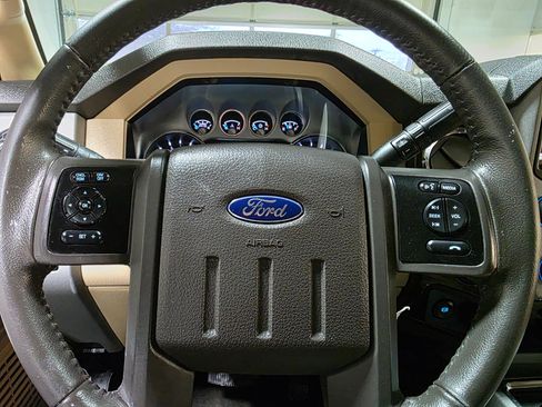 Used 2015 Ford F250 Lariat w/ Lariat Interior Package image 29