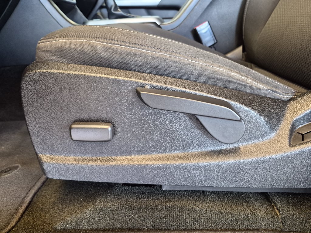 Used 2018 Chevrolet Colorado LT AWD/4WD image 17