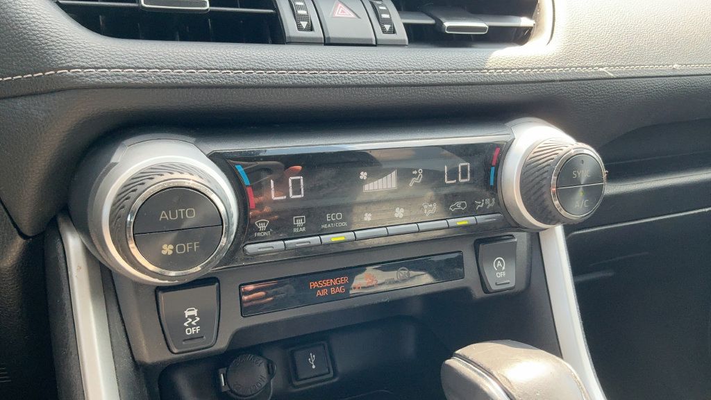 Used 2021 Toyota RAV4 XLE Premium FWD image 16